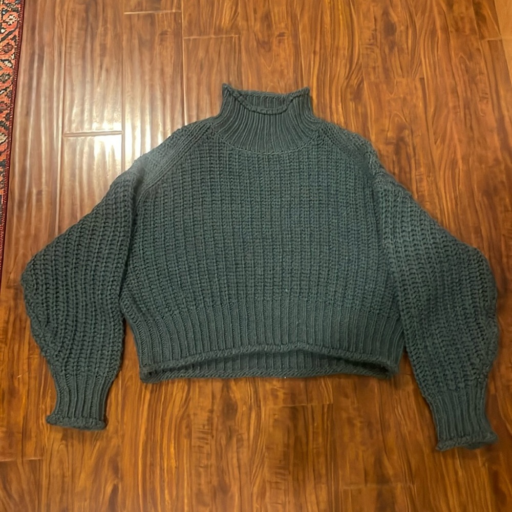 H&M sweater new without tags size large